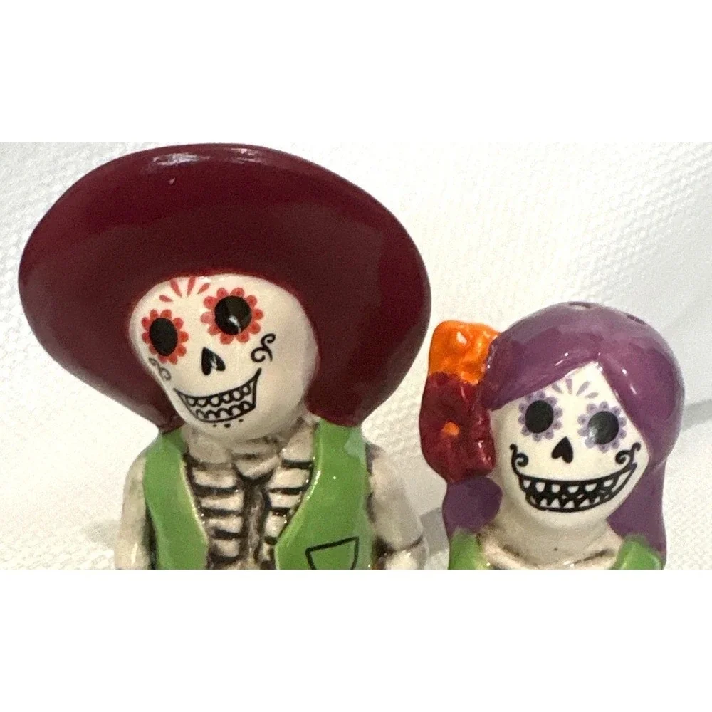 Day of the Dead Sugar Skull Skeleton Couple Salt and Pepper Shakers Ceramic Set